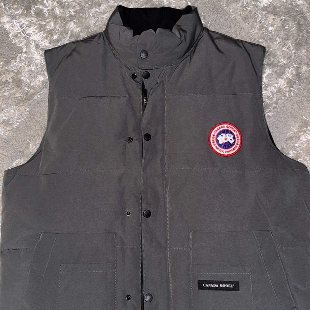 Canada Goose Freestyle vest *Read Description*